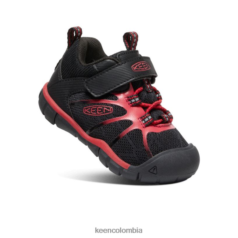 niños pequeños zapatillas chandler 2 cnx alfombra negra/roja KEEN calzado 88N808885